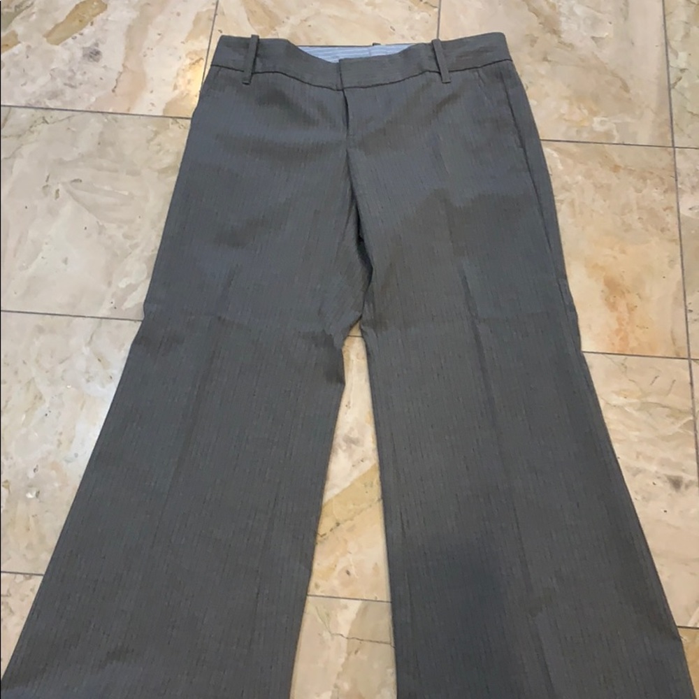 Gap gray pinstripe relaxed tailored pants, size 4.